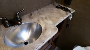 Glacier Peak F30RDS bathroom